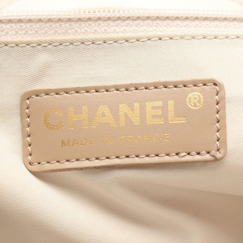 Chanel Tote New Travel Line MM Beige Leather New MM — view 4