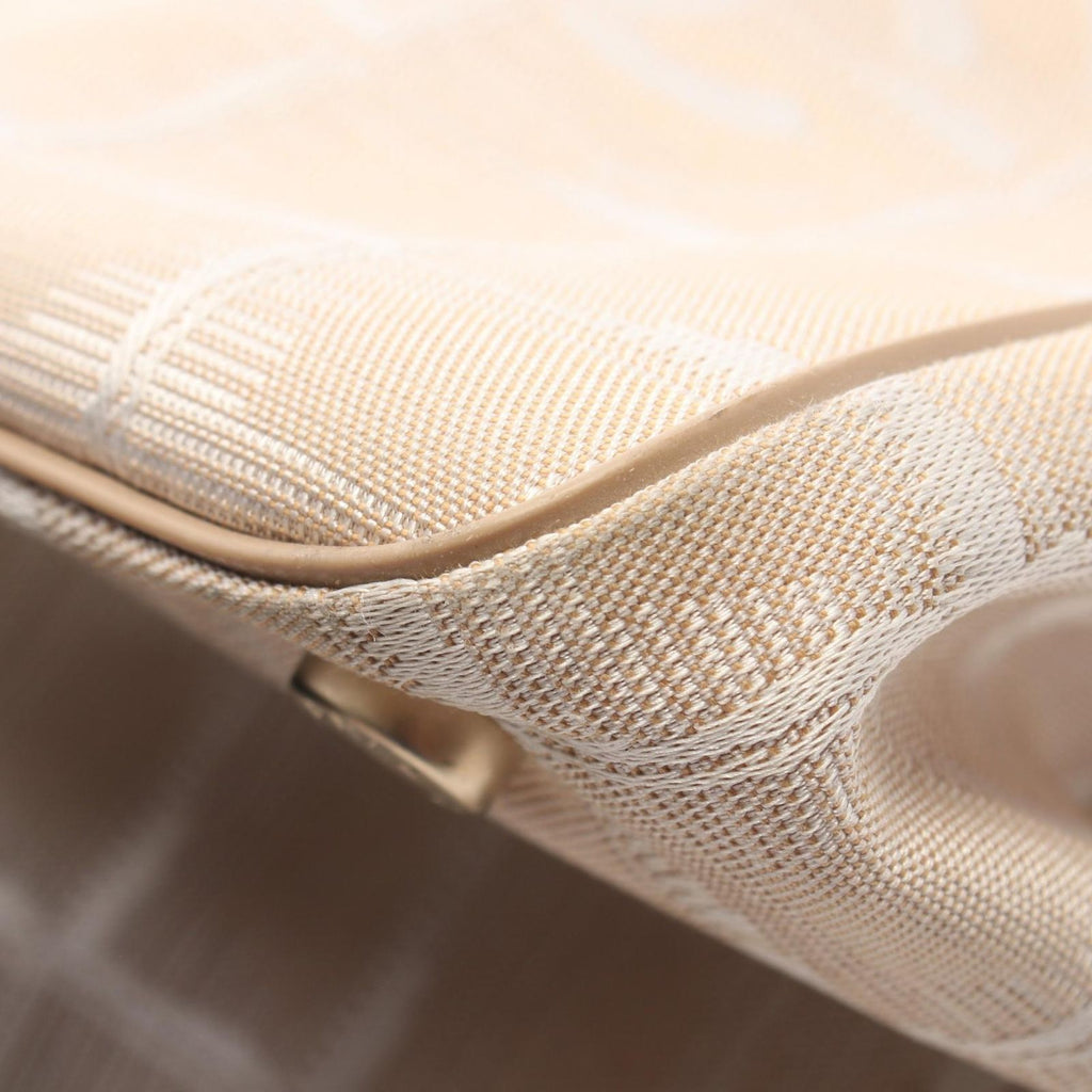 Chanel Tote New Travel Line MM Beige Leather New MM — view 6