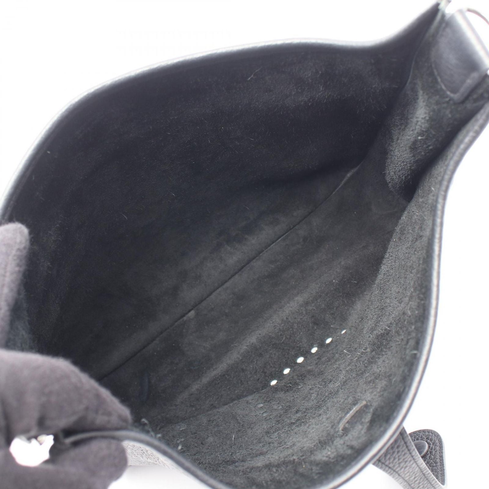 Hermes Shoulder Bag Evelyne 3 Trois PM Black Leather — view 3