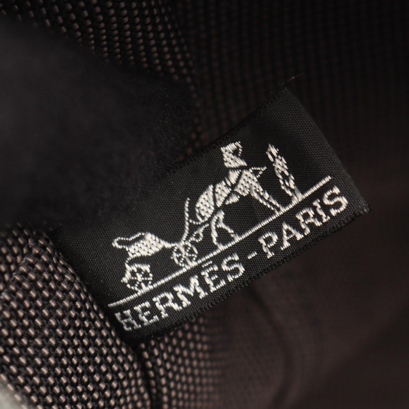 Hermes Tote Her Line MM Gray Canvas — view 4