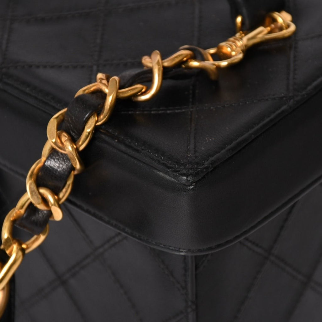 Chanel Bicolor Vanity Bag Handbag CC Logo Lambskin Black Gold — view 6