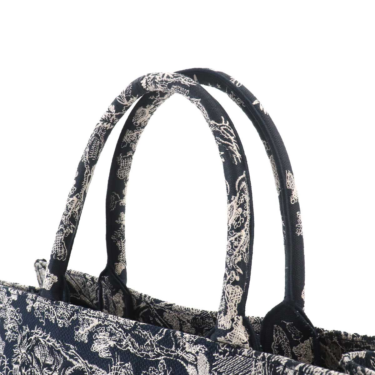 Dior Reverse Toile de Jouy Book Tote Large Navy — view 8