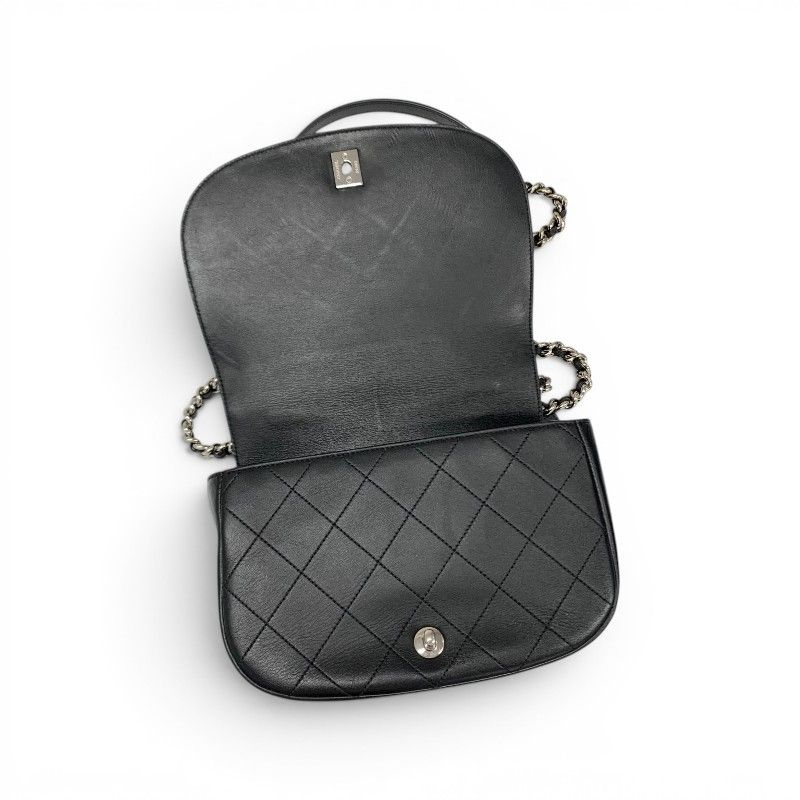 Chanel Shoulder Bag Black Silver Quilted CC Logo Turnlock Chain Single Flap — view 6