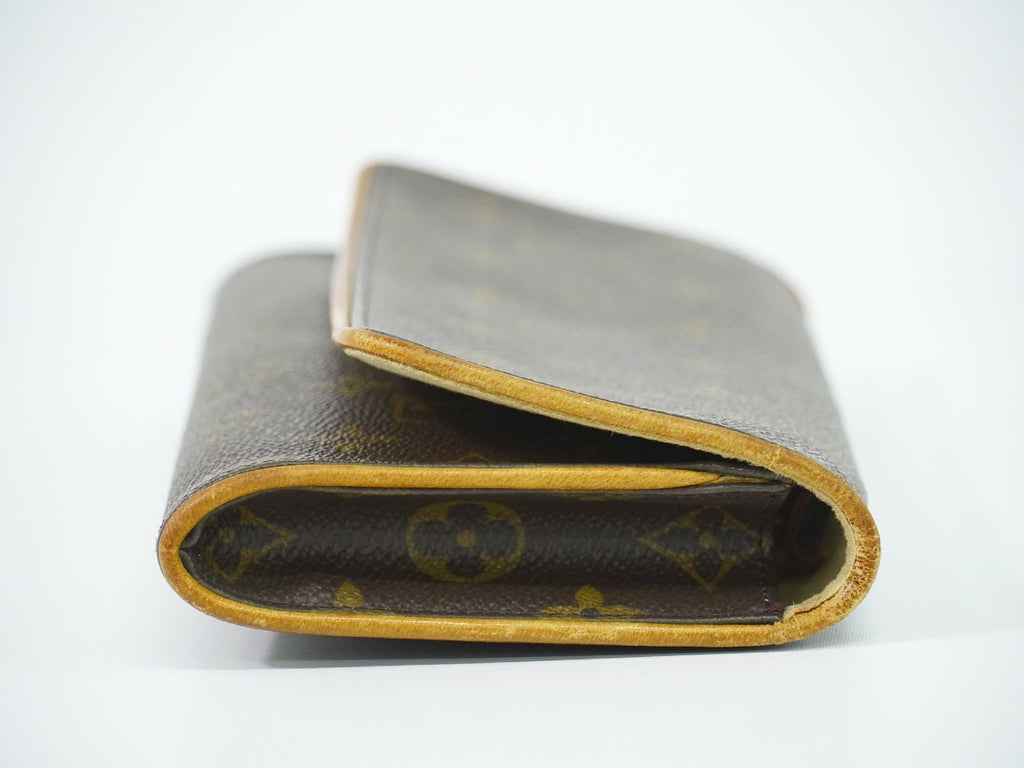 Louis Vuitton LV Pochette Twin GM Monogram Clutch Pouch Brown — view 4