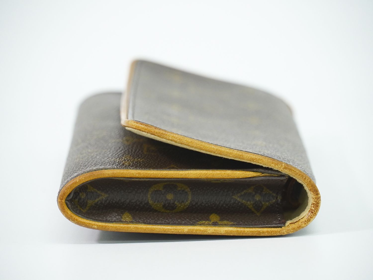 Louis Vuitton LV Pochette Twin GM Monogram Clutch Pouch Brown — view 4