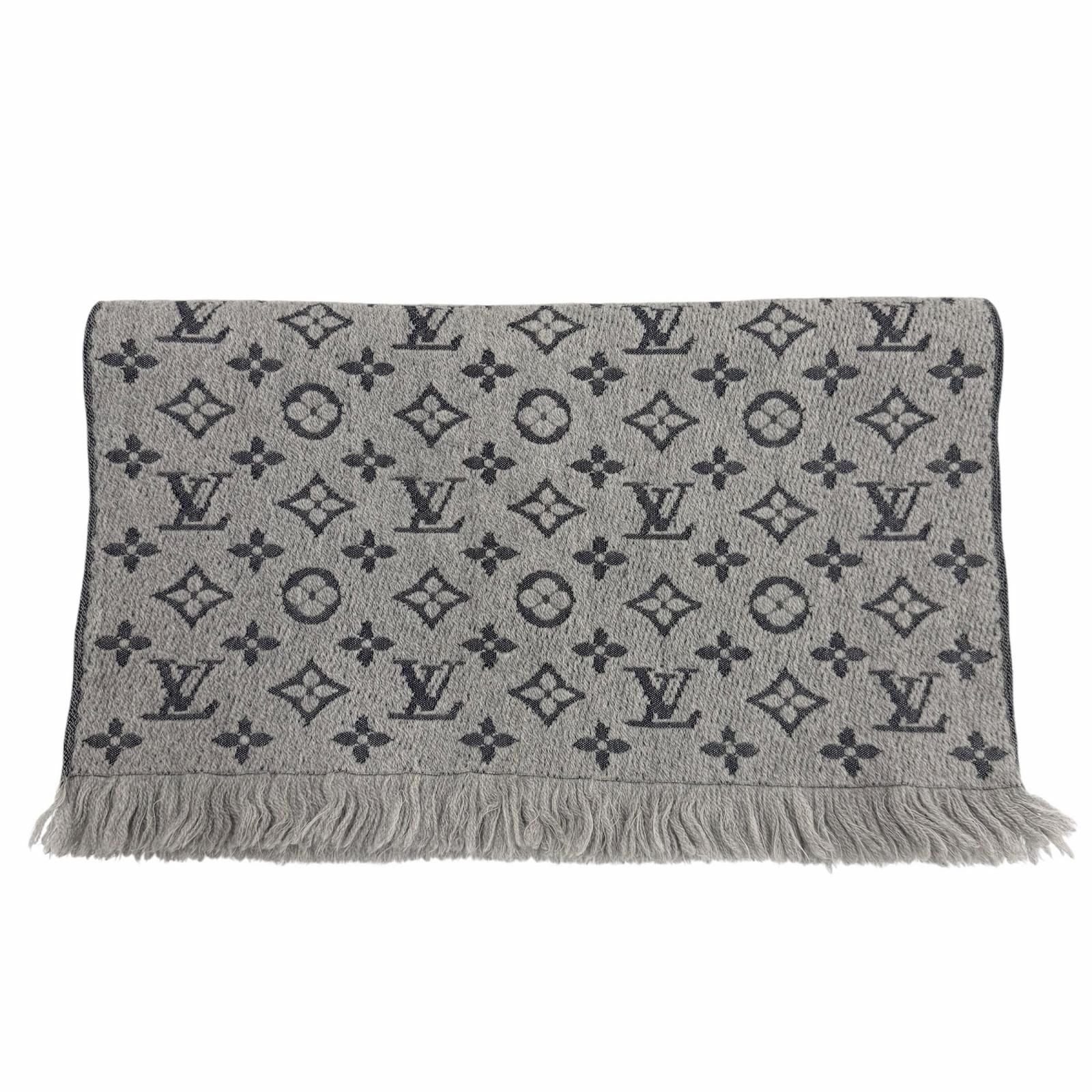 Louis Vuitton Echarpe Monogram Classic Wool Scarf Gray