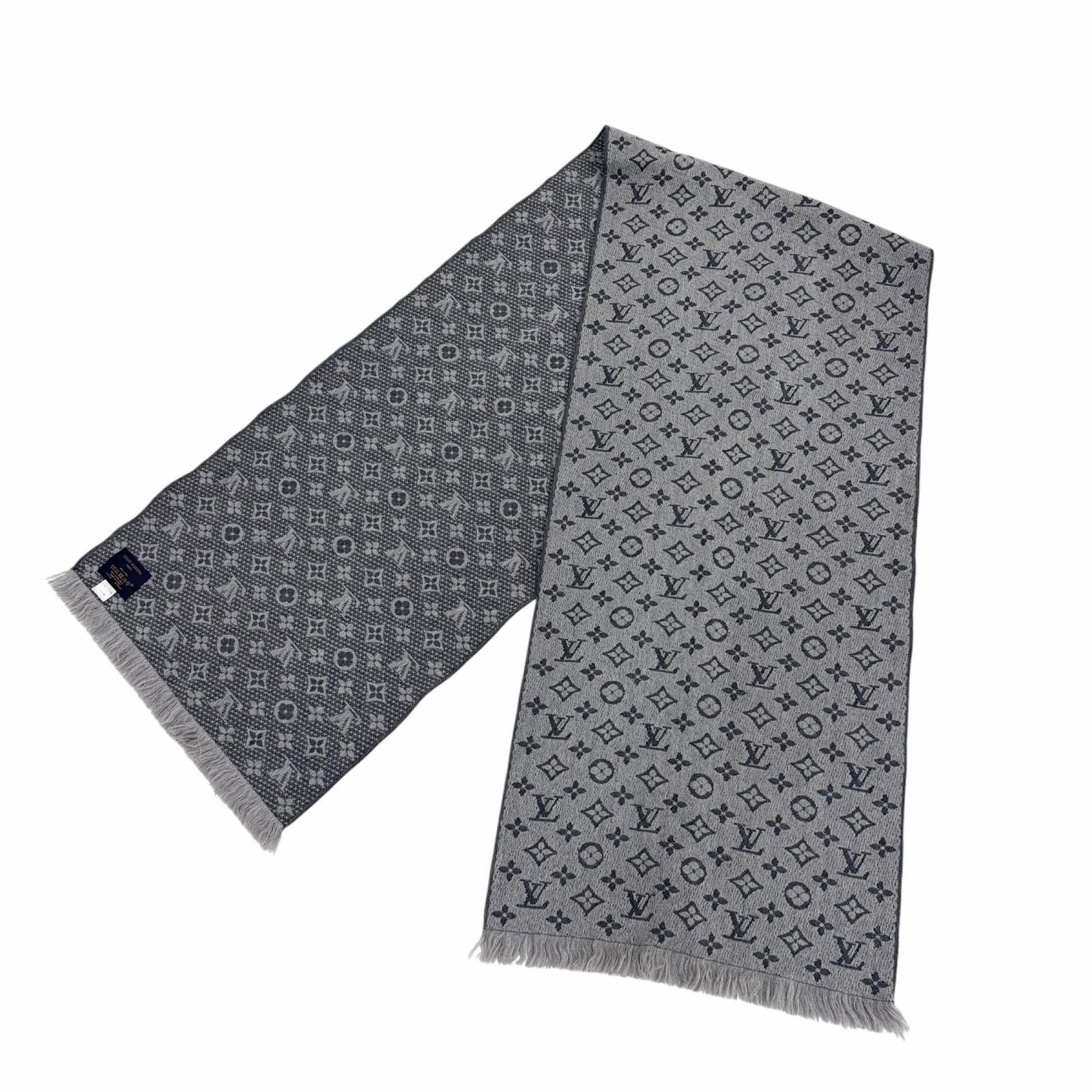 Louis Vuitton Echarpe Monogram Classic Wool Scarf Gray — view 3
