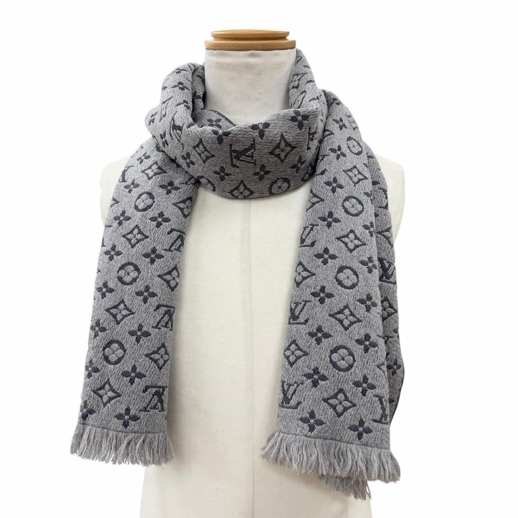 Louis Vuitton Echarpe Monogram Classic Wool Scarf Gray — view 2