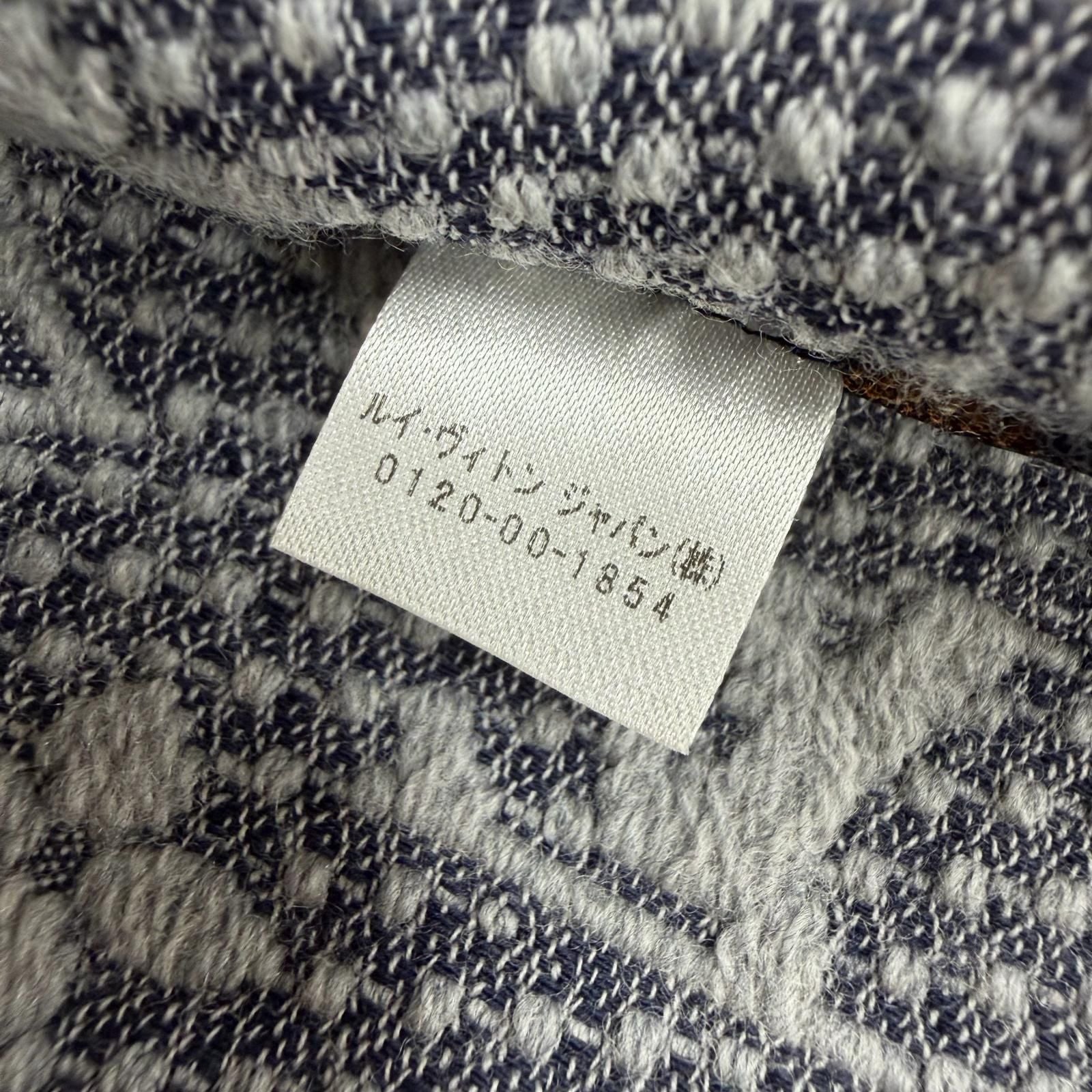 Louis Vuitton Echarpe Monogram Classic Wool Scarf Gray — view 7