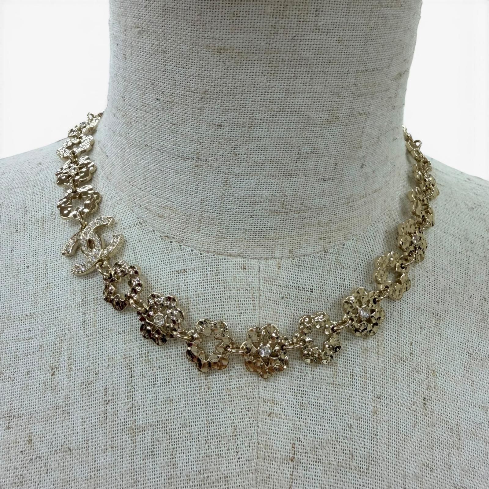 Chanel CC Logo Flower Rhinestone Necklace Choker Gold — view 3