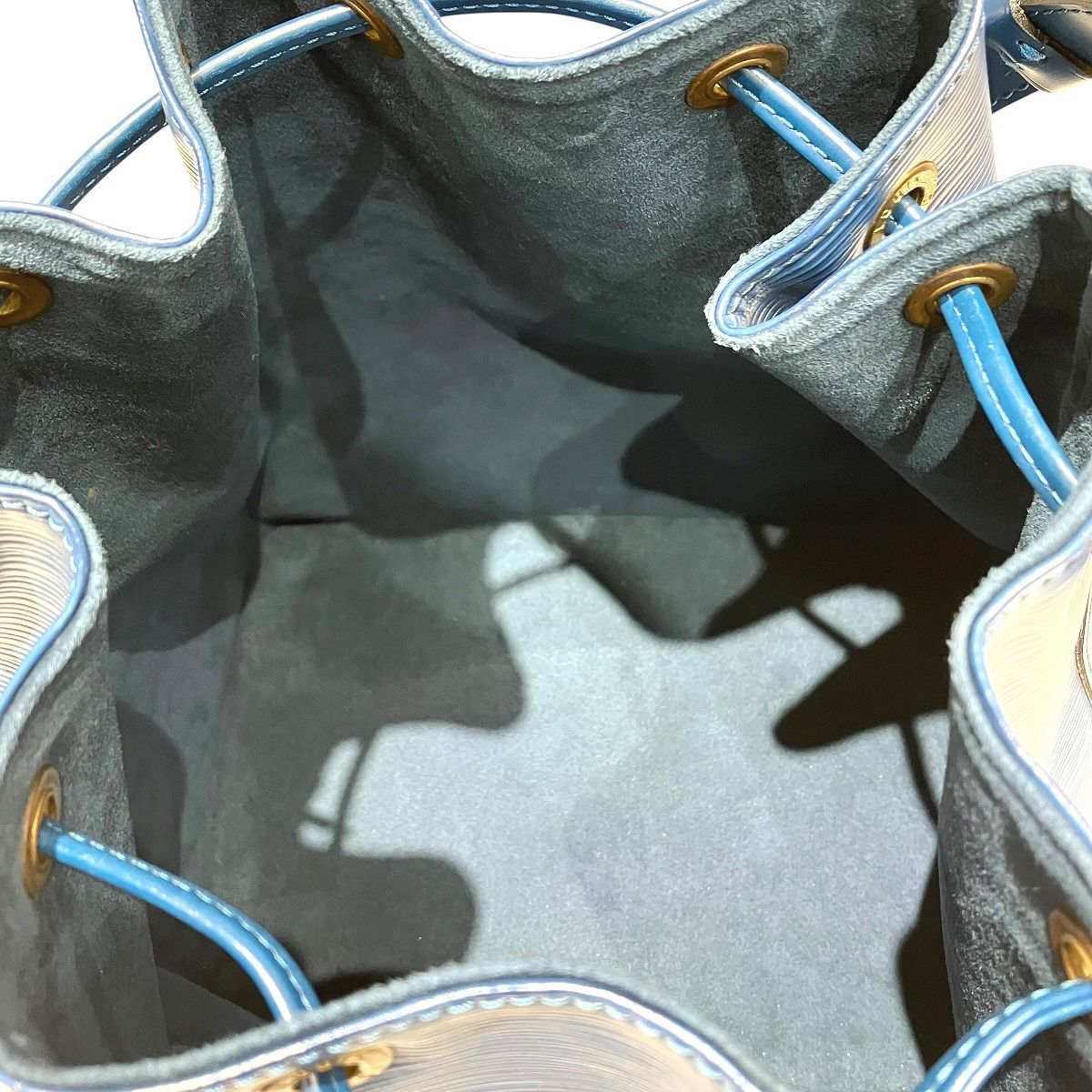 Louis Vuitton Epi Shoulder Bag Leather — view 6