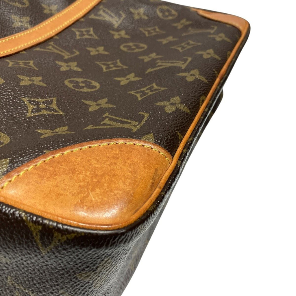 Louis Vuitton Trocadero 30 Monogram Shoulder Bag Canvas — view 9