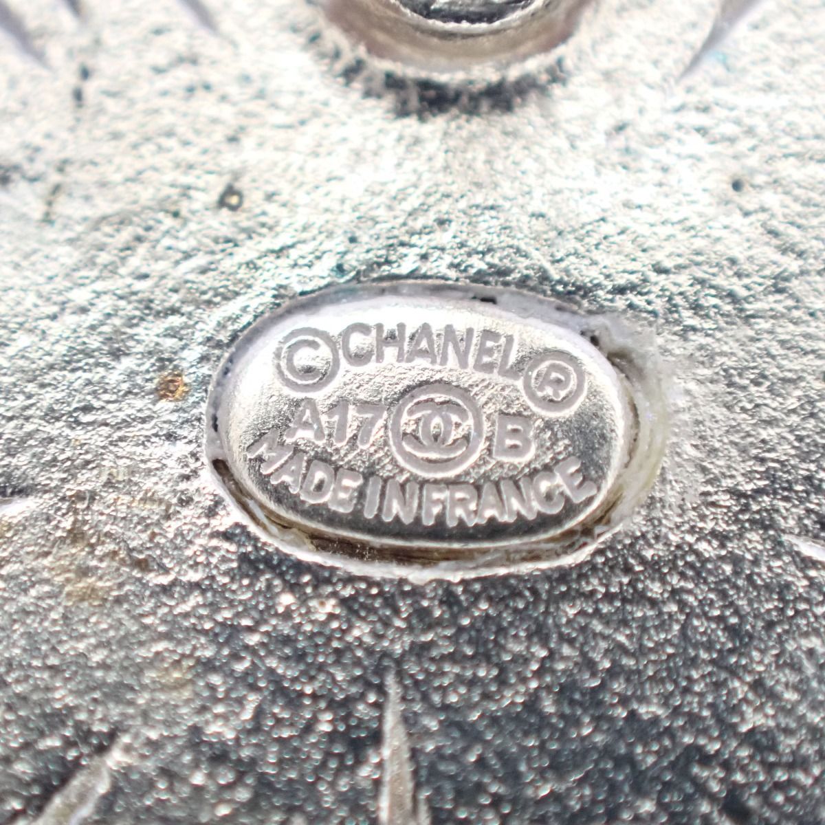 Chanel CC Logo Star Earrings Collection Silver — view 7