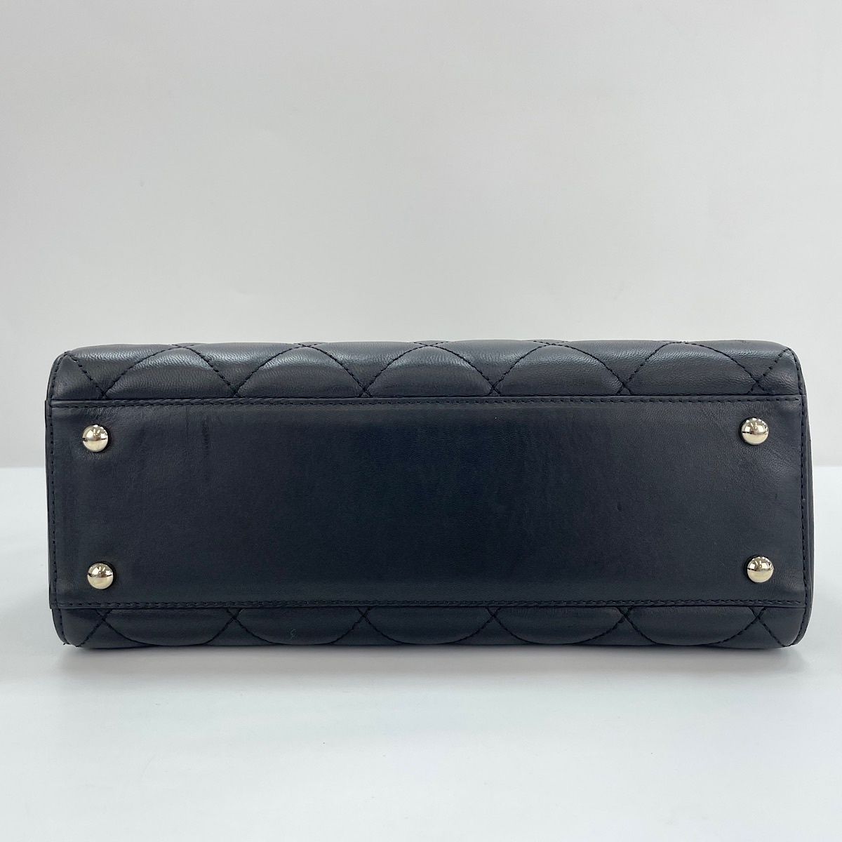 Chanel Handbag Quilted Black — view 7