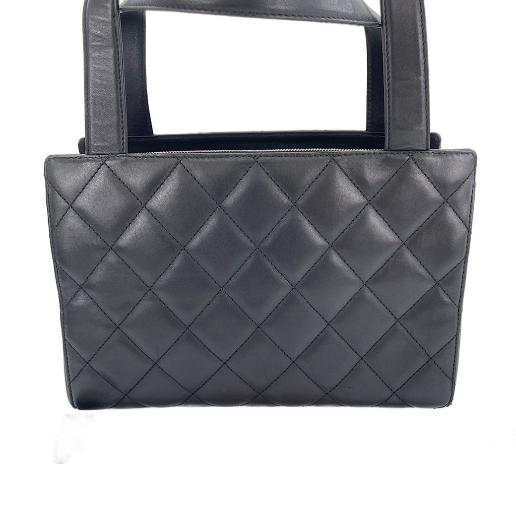 Chanel Handbag Quilted Black — view 4
