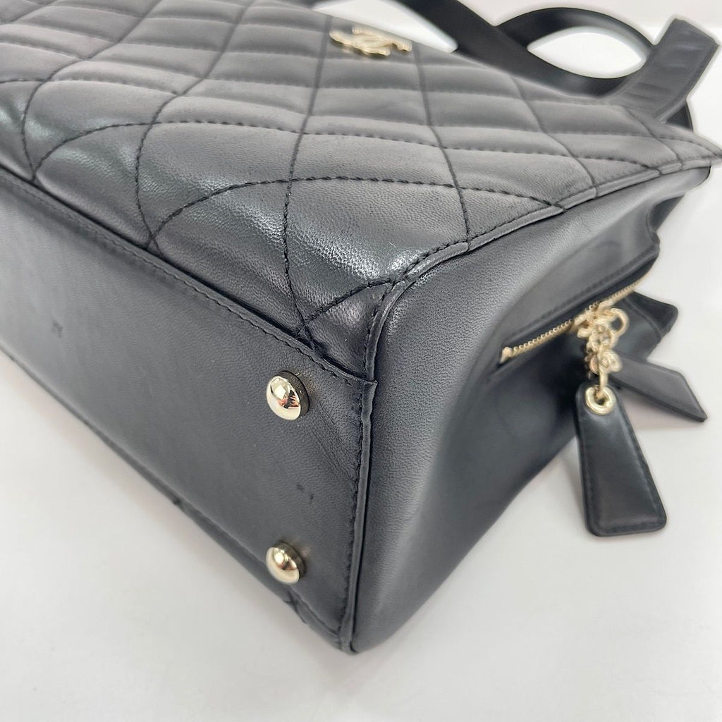 Chanel Handbag Quilted Black — view 8