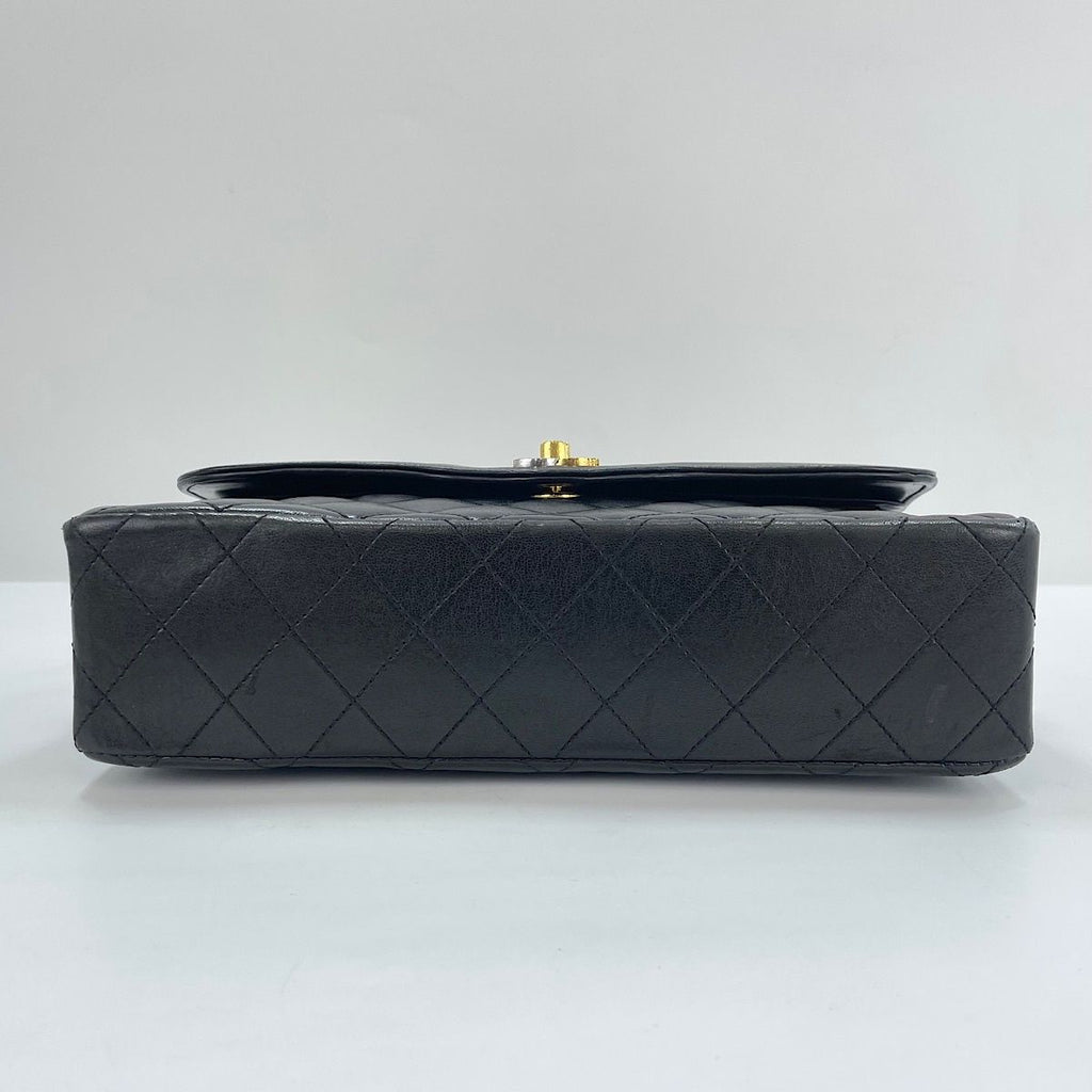 Chanel Shoulder Bag Quilted — view 7