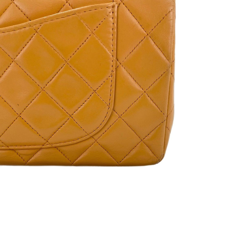 Chanel Shoulder Bag Quilted 23 — view 4