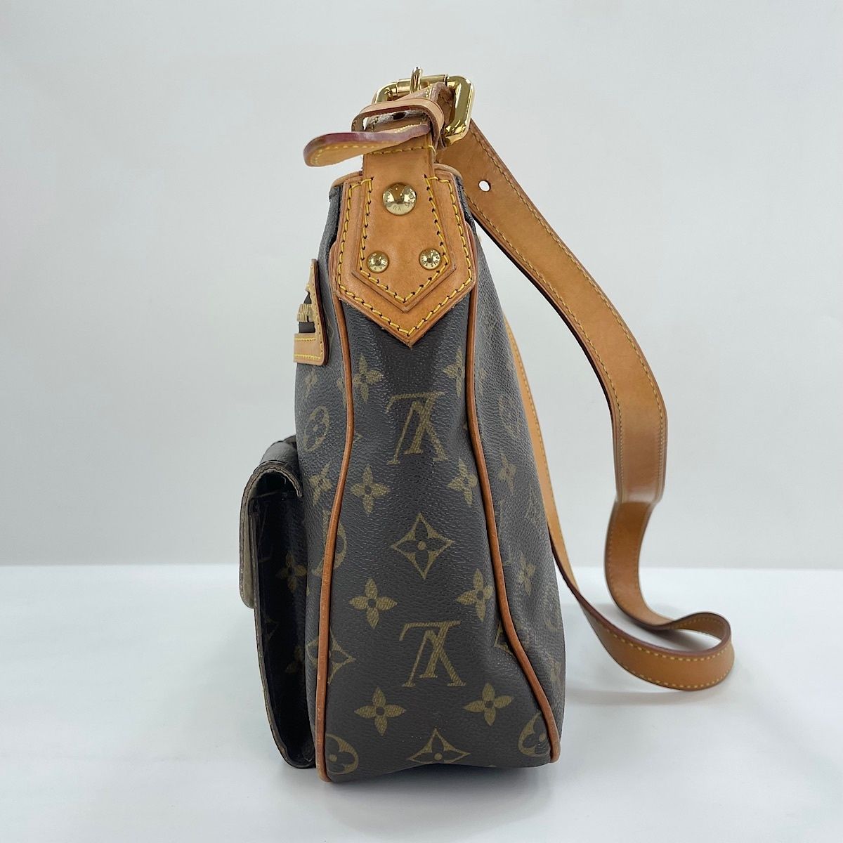 Louis Vuitton Shoulder Bag Hudson GM — view 6