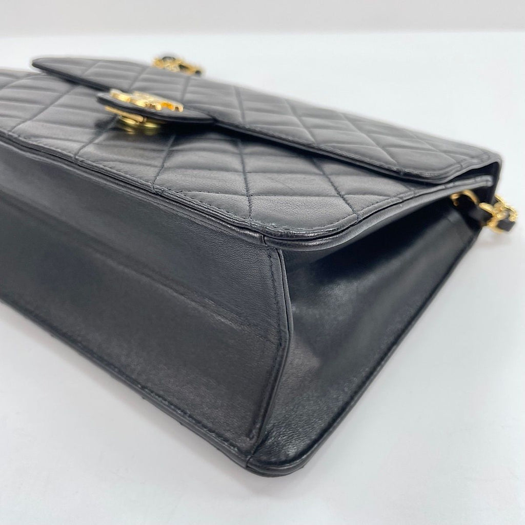 Chanel Shoulder Bag Quilted — view 8
