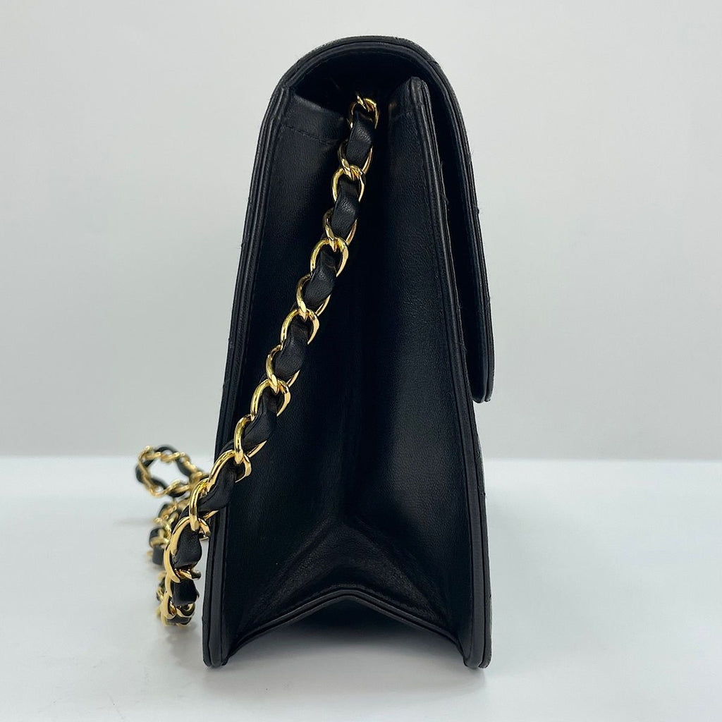 Chanel Shoulder Bag Quilted — view 6