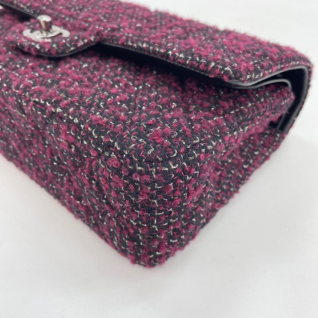 Chanel Shoulder Bag Quilted 25 — view 8