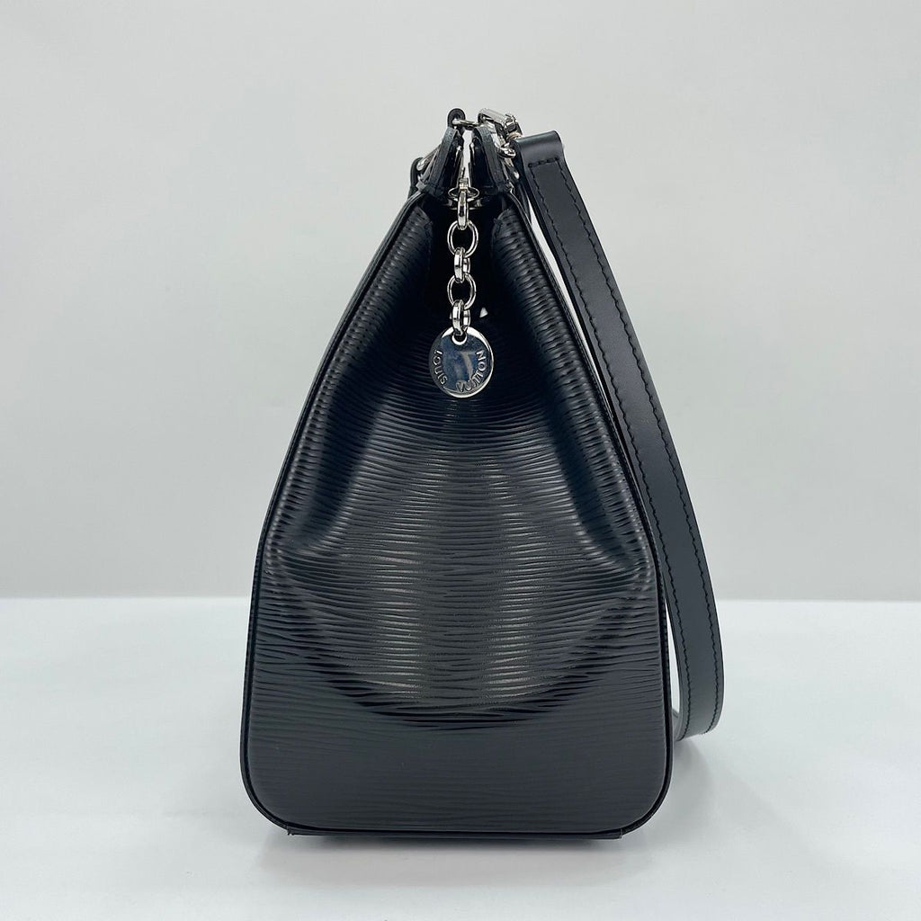 Louis Vuitton Handbag Blair MM — view 5