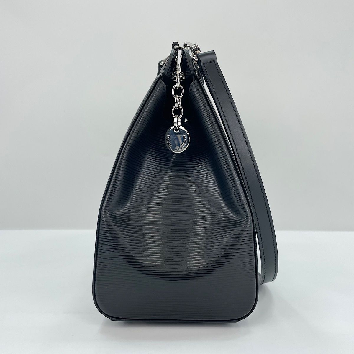 Louis Vuitton Handbag Blair MM — view 5