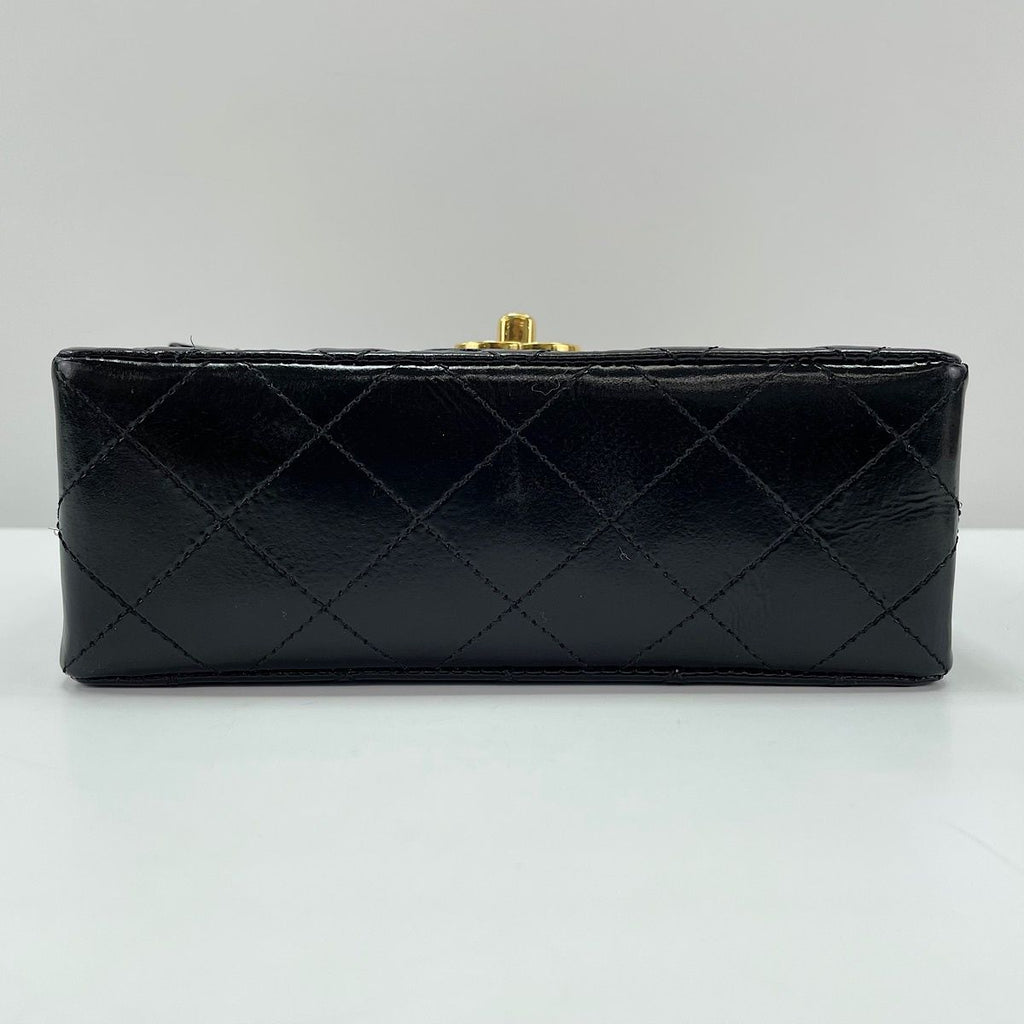 Chanel Shoulder Bag Quilted Mini — view 7