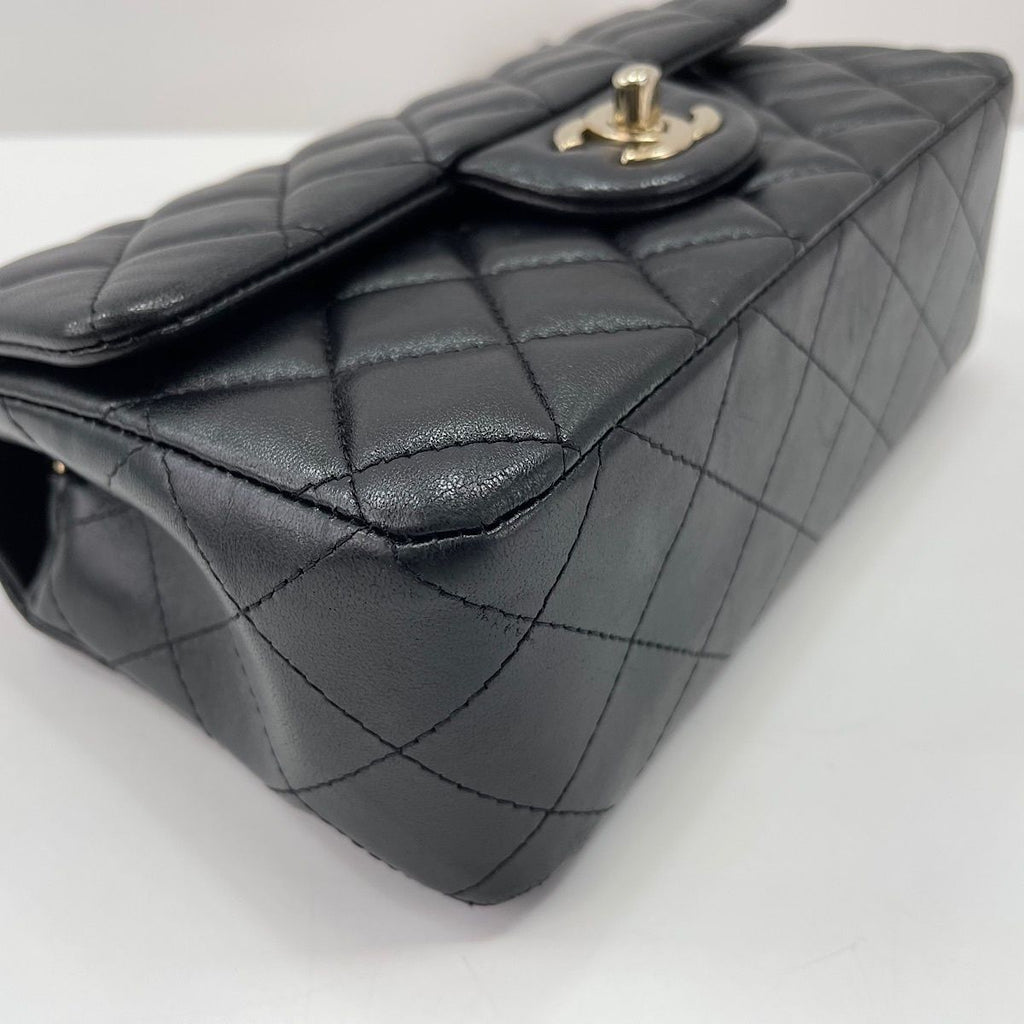Chanel Shoulder Bag Mini Quilted 20 — view 8