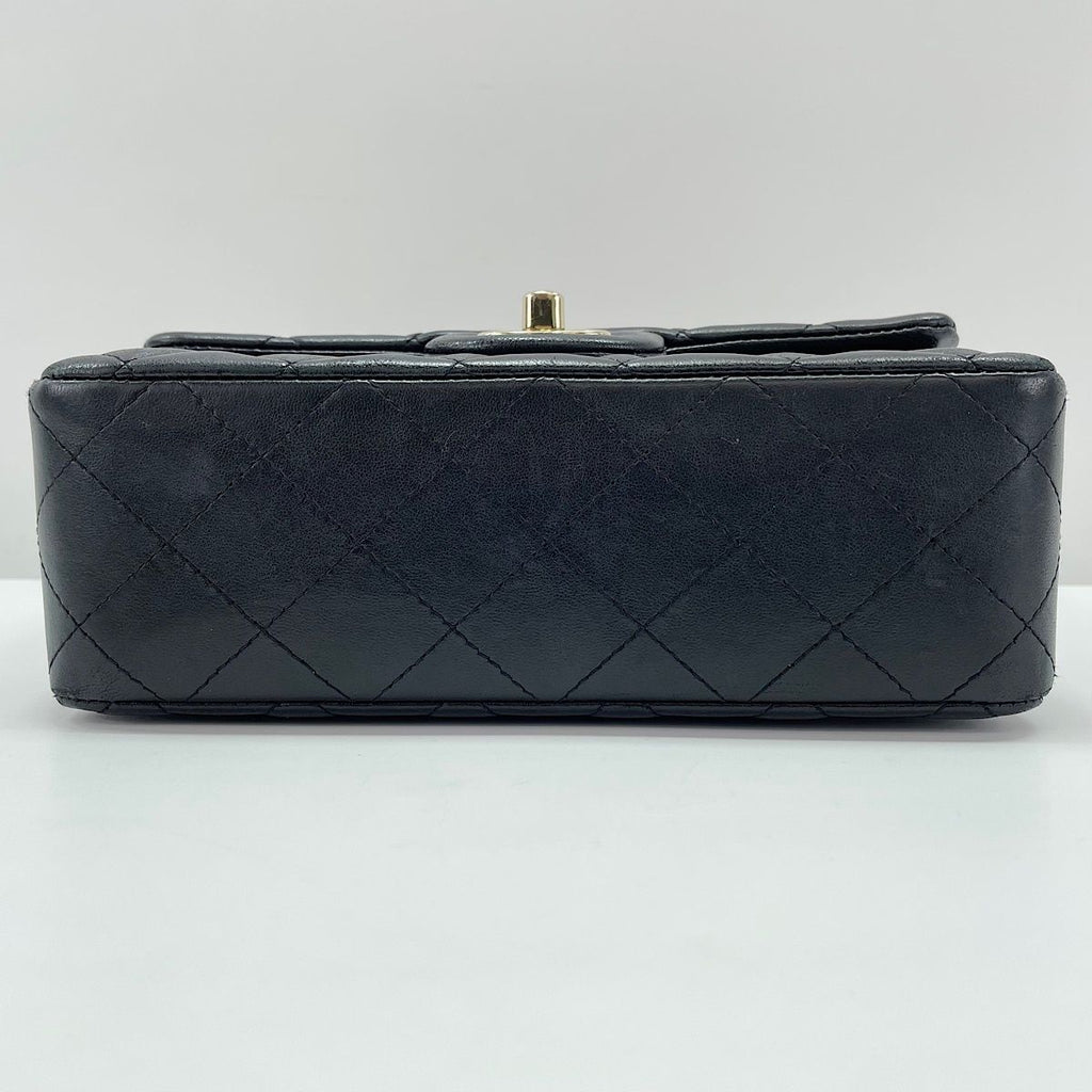 Chanel Shoulder Bag Mini Quilted 20 — view 7