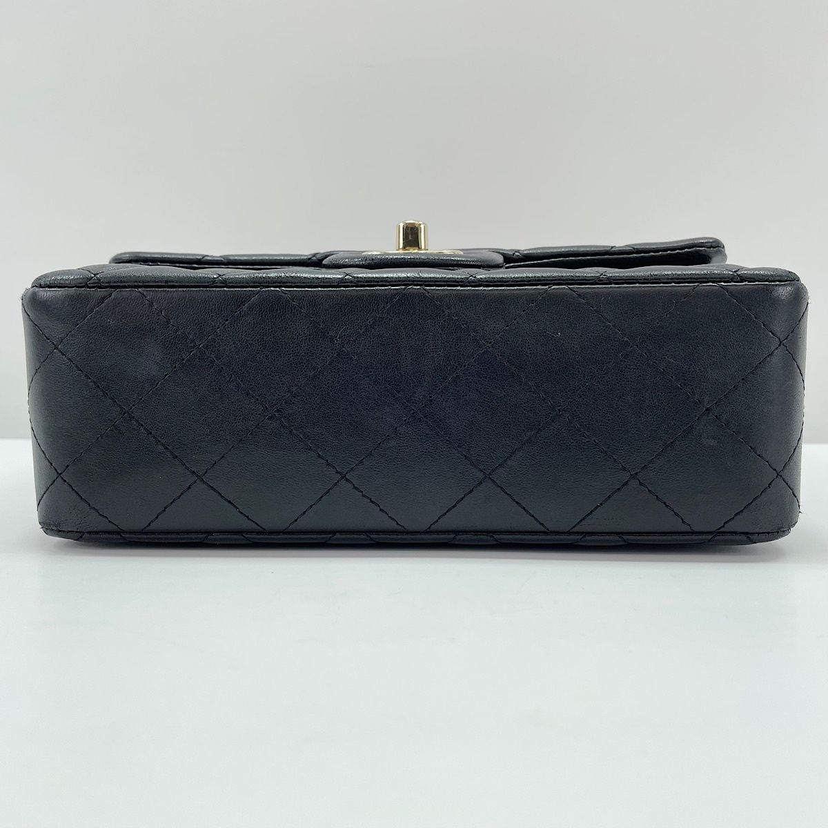 Chanel Shoulder Bag Mini Quilted 20 — view 7