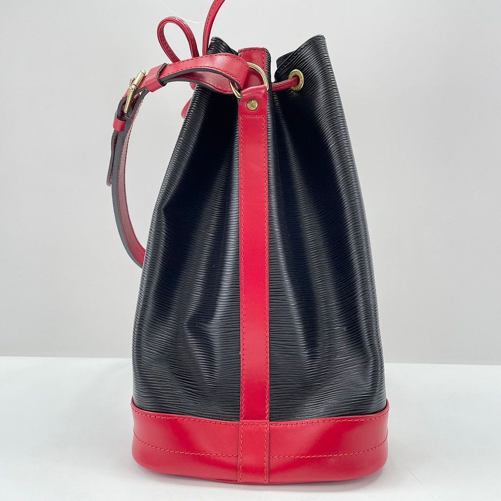 Louis Vuitton Shoulder Bag — view 5