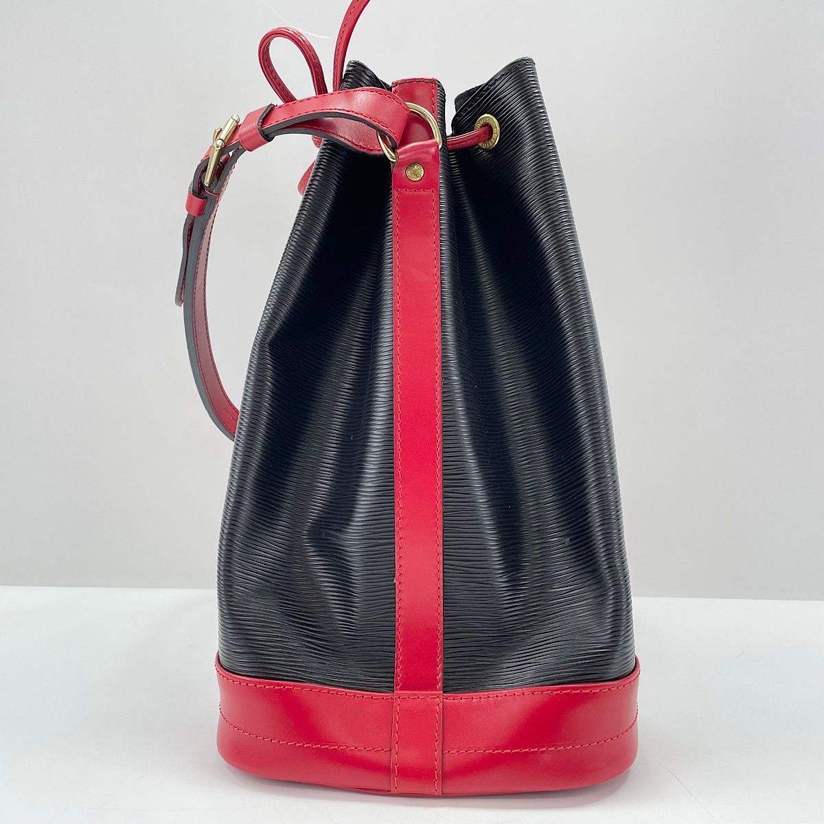 Louis Vuitton Shoulder Bag — view 5