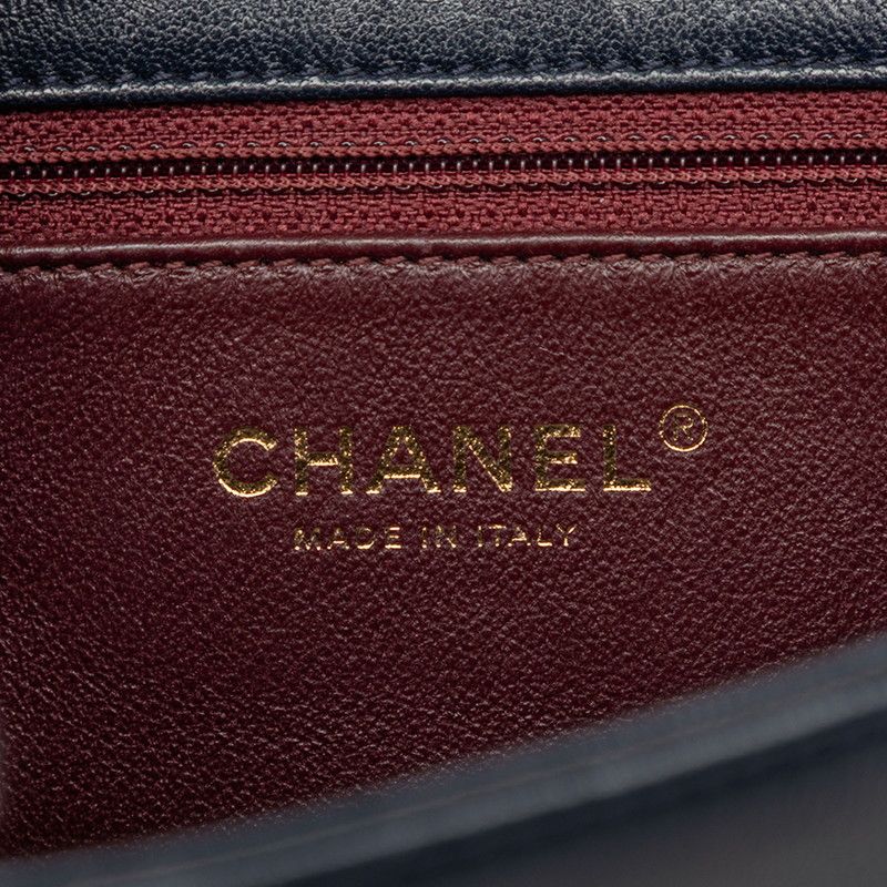 Chanel Chez Blanc Stitch CC Logo Chain Shoulder Bag Navy Gold Leather — view 5