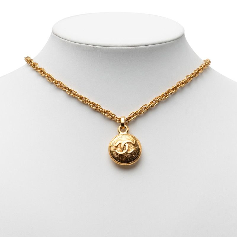 Chanel Vintage CC Logo Chain Necklace Gold Plated — view 6