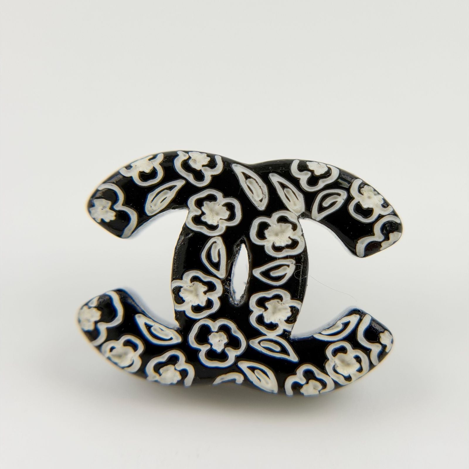 Chanel CC Logo Camellia Earrings Plated Black White Silver 06c Vintage — view 4