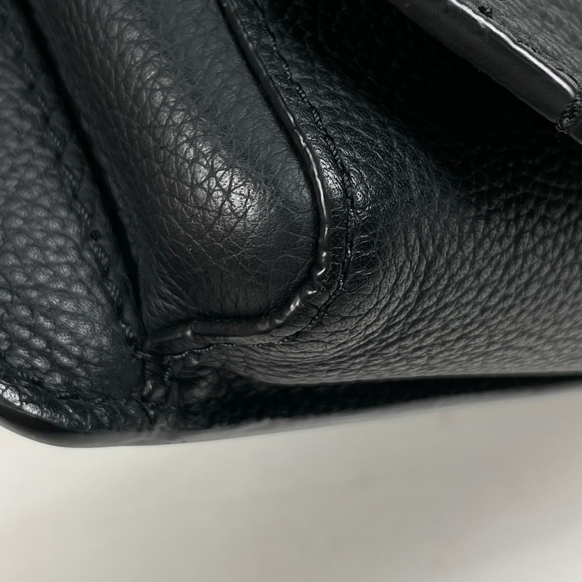 Louis Vuitton Takeoff Sling LV Aerogram Shoulder Bag Leather Noir — view 3
