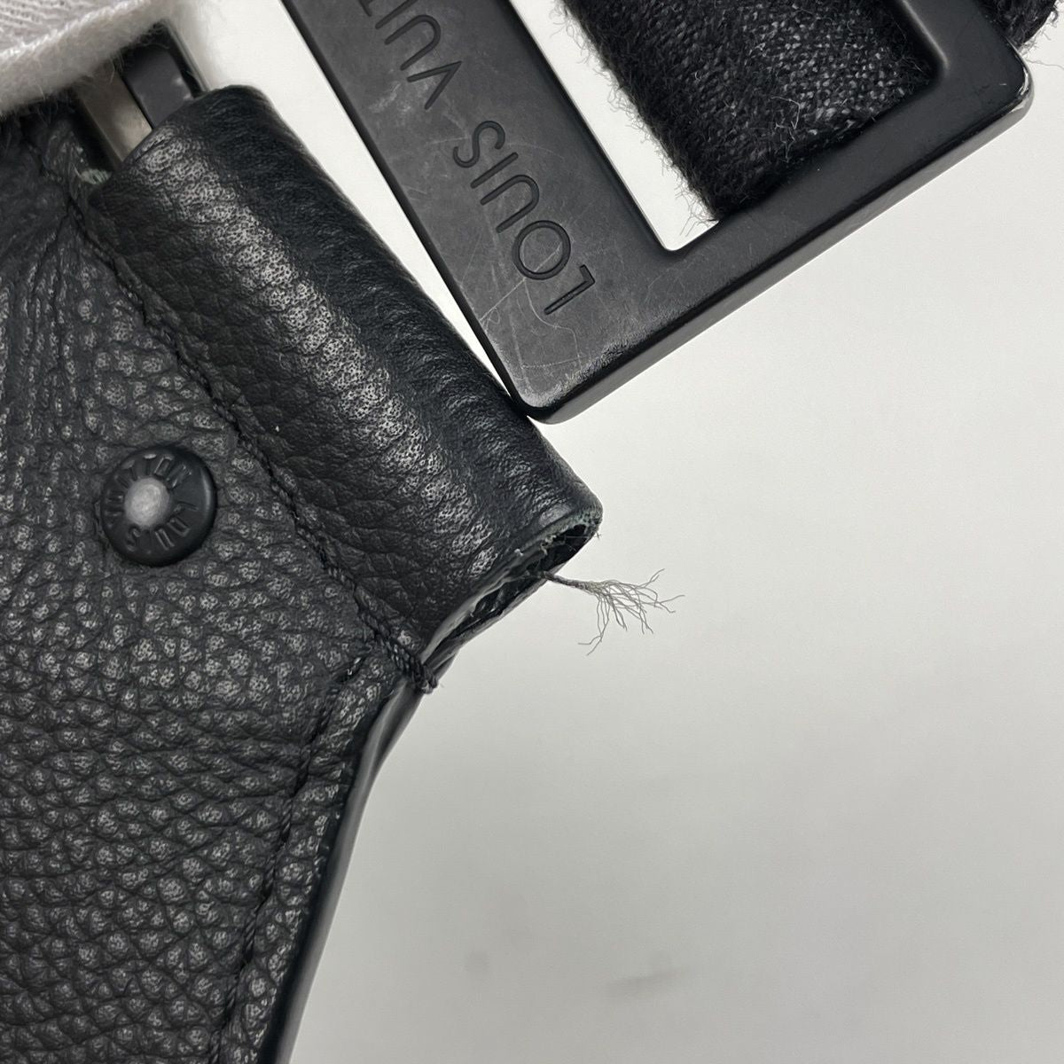 Louis Vuitton Takeoff Sling LV Aerogram Shoulder Bag Leather Noir — view 6