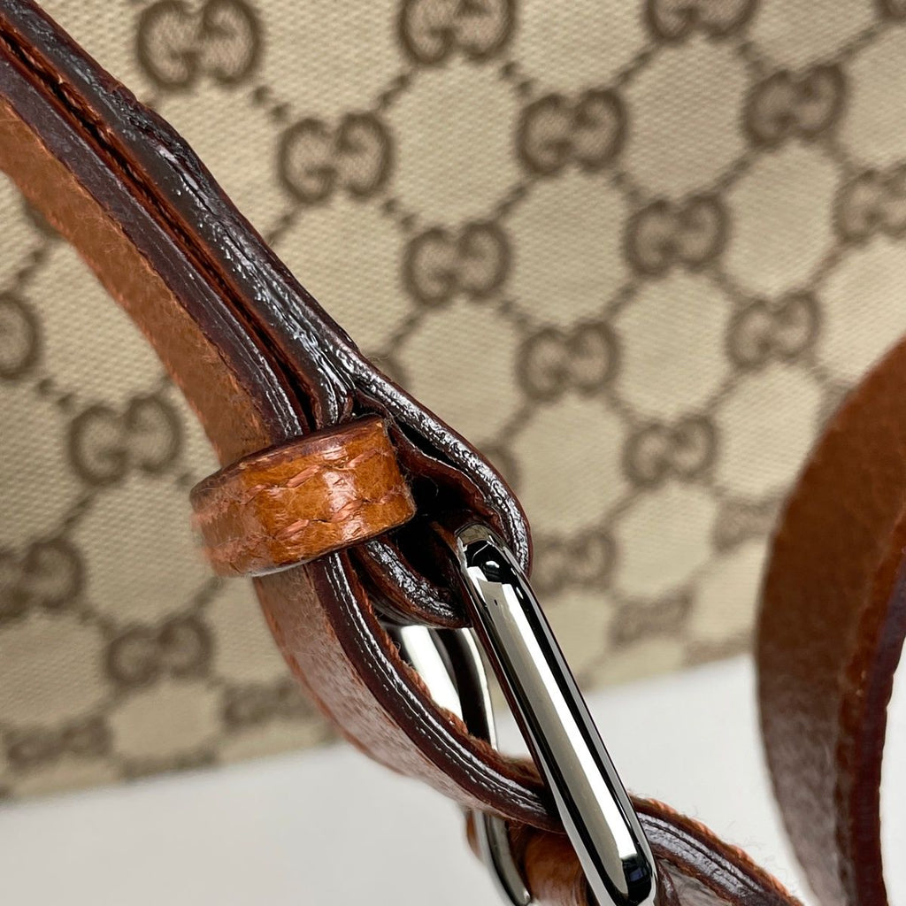 Gucci GG Pattern Shoulder Bag Canvas Brown — view 5