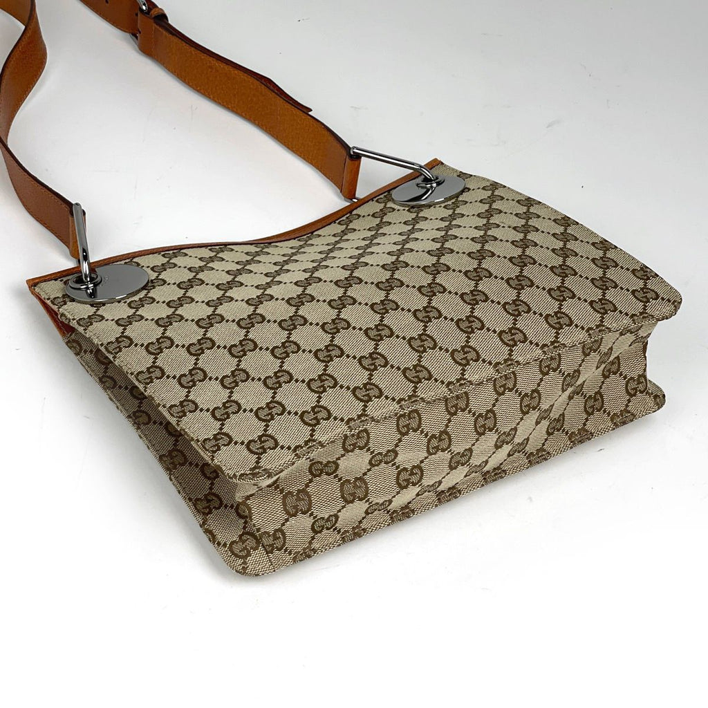 Gucci GG Pattern Shoulder Bag Canvas Brown — view 2