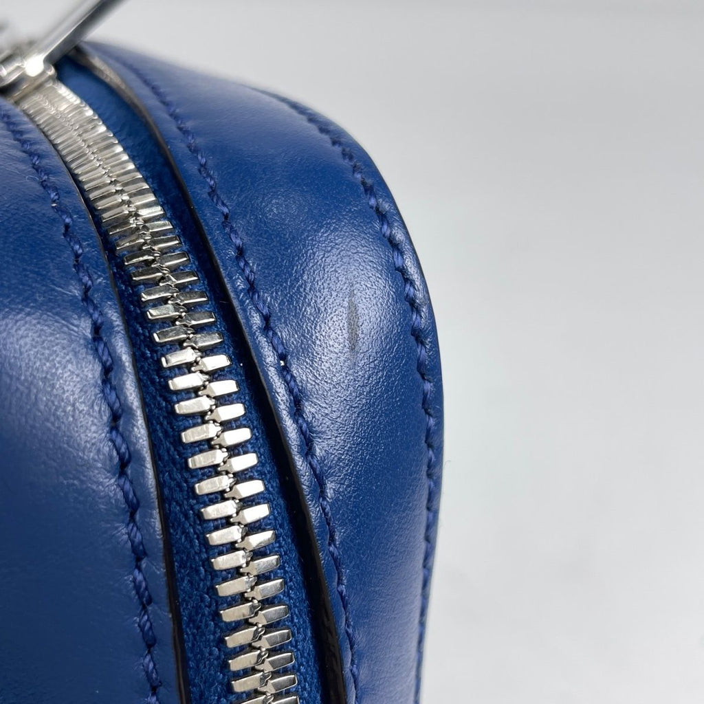 Gucci GG Embossed Belt Bag Leather Blue — view 4