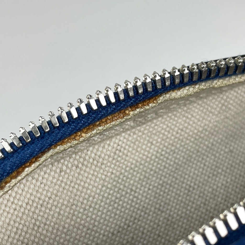 Gucci GG Embossed Belt Bag Leather Blue — view 7