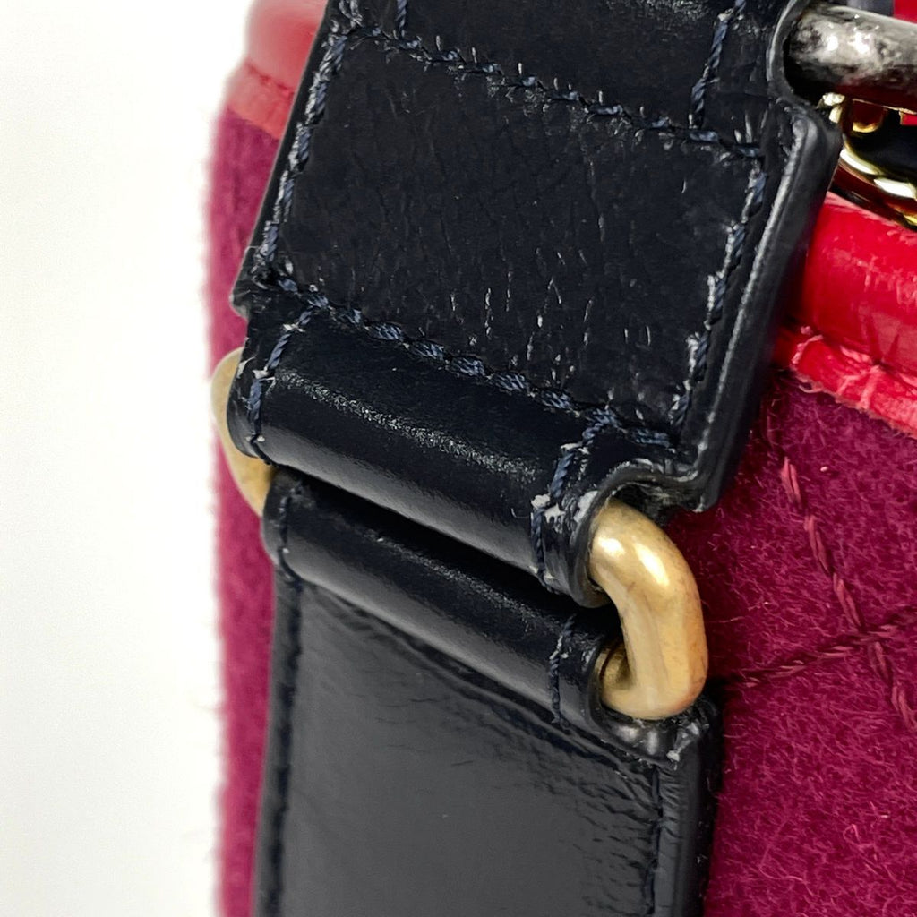 Chanel Gabriel de Large Hobo Chain CC Logo Felt Red Navy — view 4