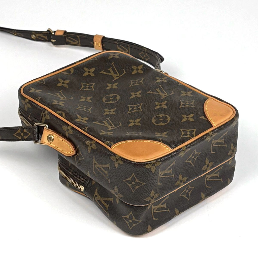 Louis Vuitton Amazon Shoulder Bag Monogram Brown — view 2