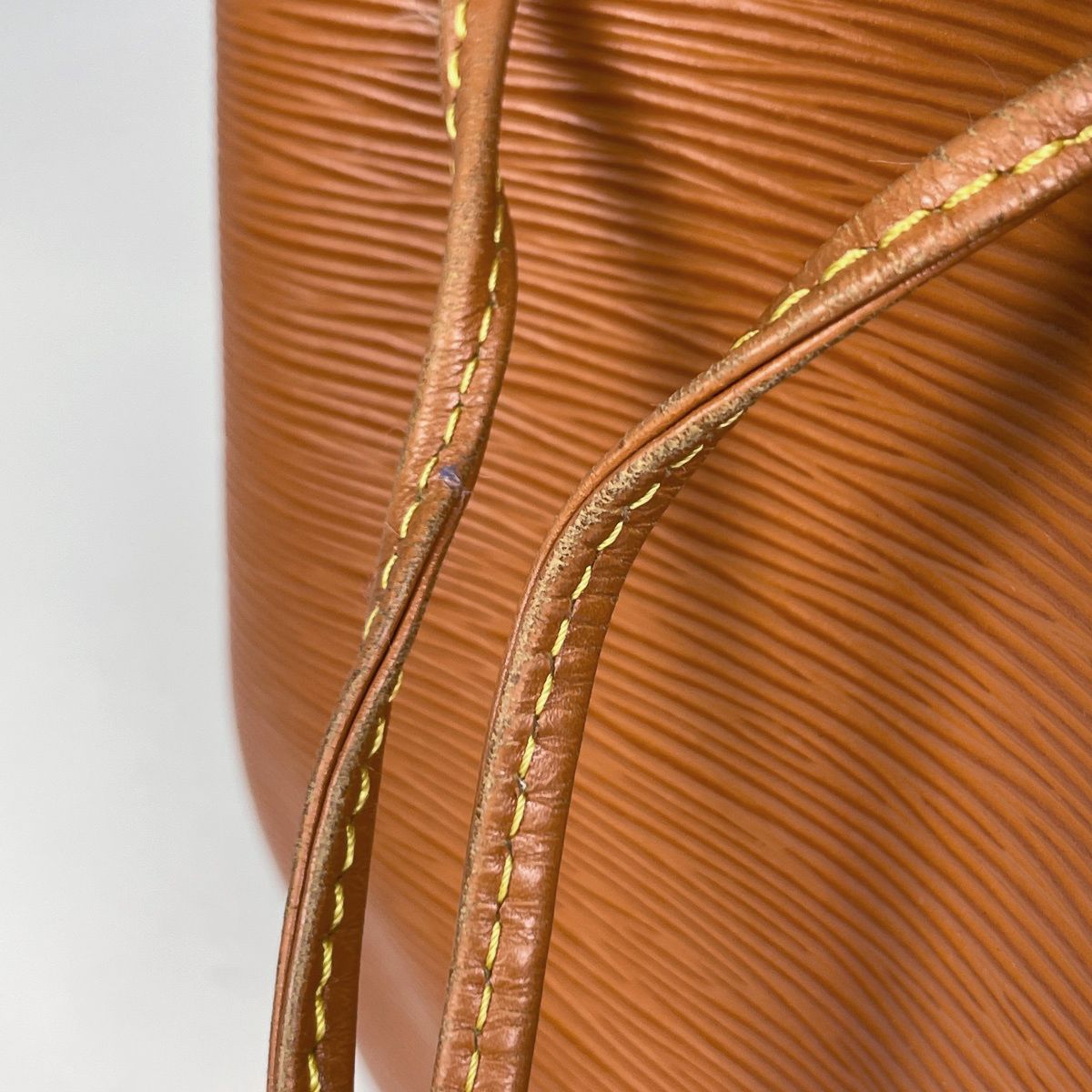 Louis Vuitton Petit Noe Shoulder Drawstring Bag Epi Kenya Brown — view 4