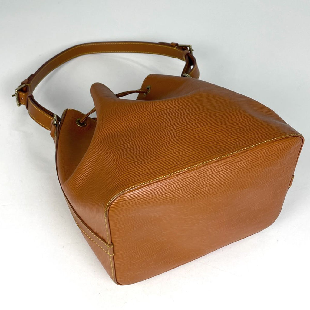 Louis Vuitton Petit Noe Shoulder Drawstring Bag Epi Kenya Brown — view 2