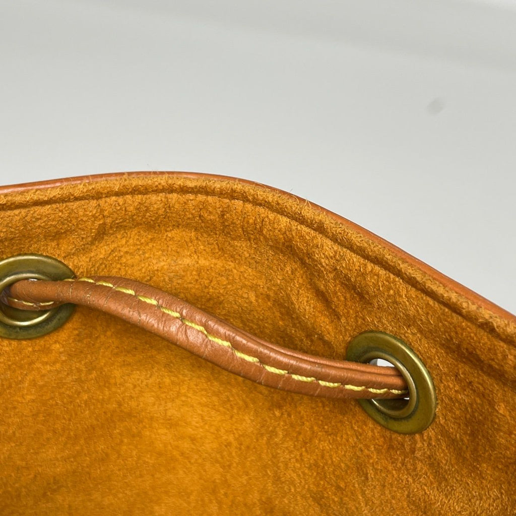 Louis Vuitton Petit Noe Shoulder Drawstring Bag Epi Kenya Brown — view 7