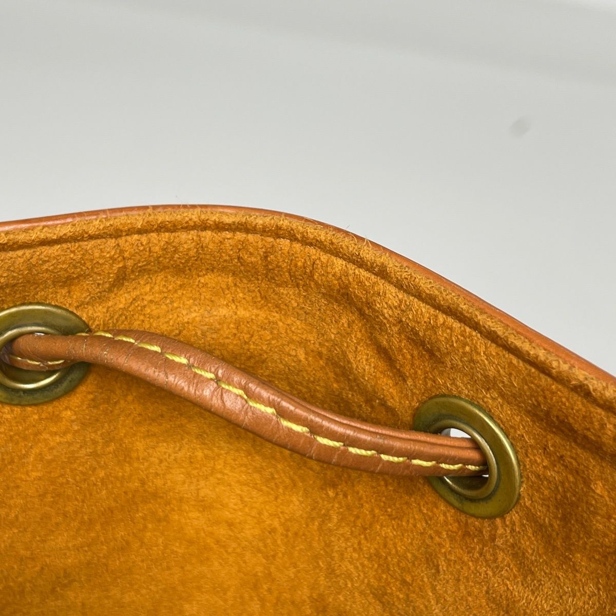 Louis Vuitton Petit Noe Shoulder Drawstring Bag Epi Kenya Brown — view 7