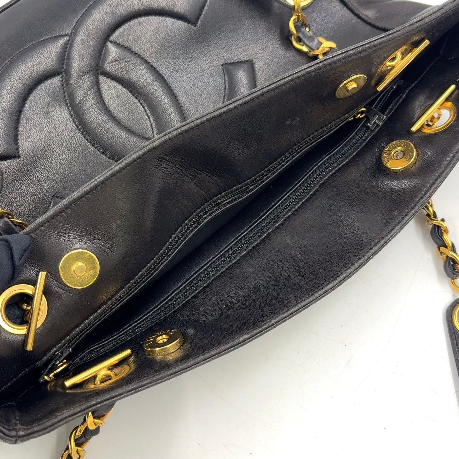 Chanel CC Logo Caviar Leather Black Shoulder Bag Gold — view 9